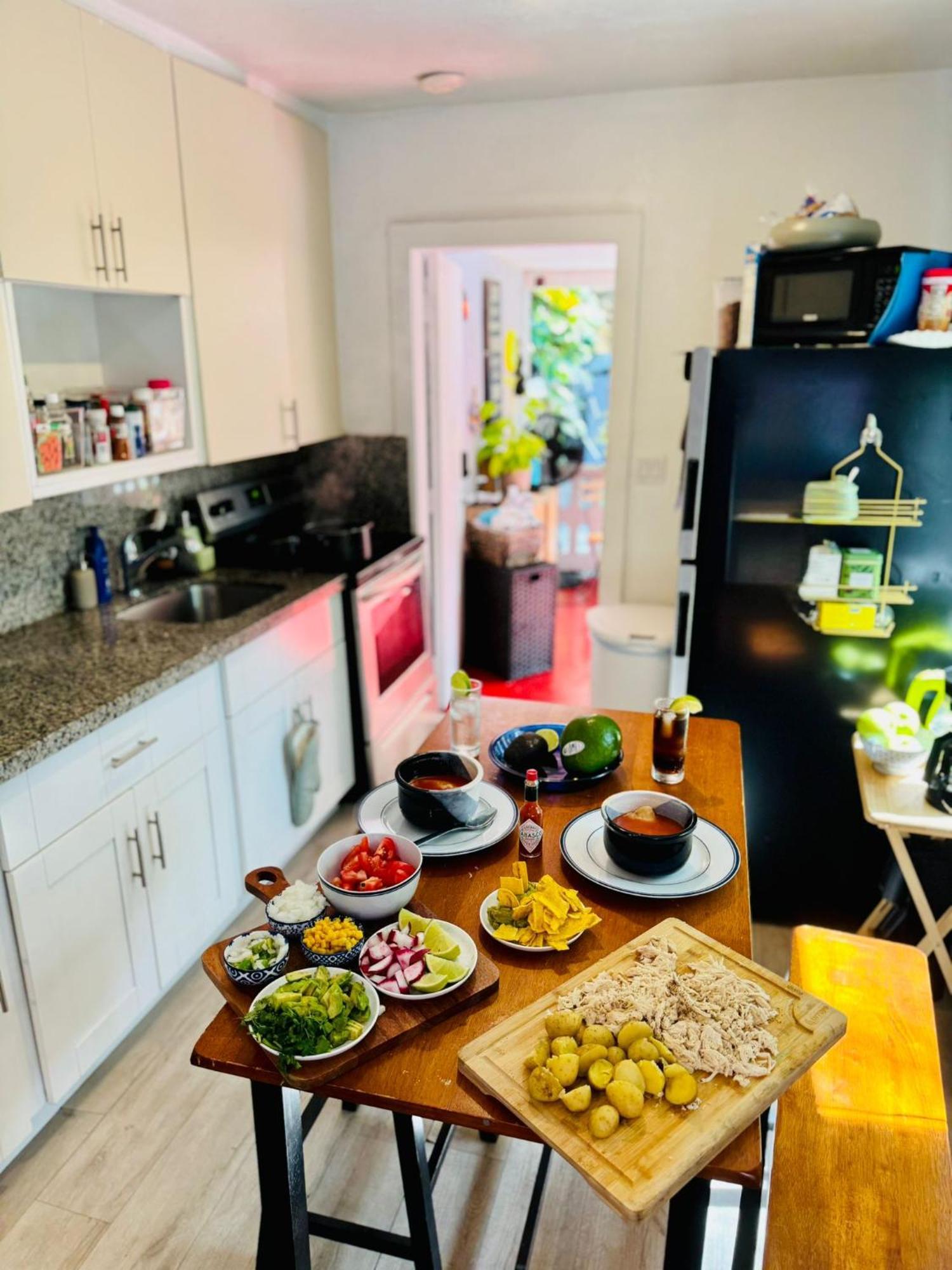Guest house Deluxe In Location In A 2 Bedrooms Unit - Parking, Laundry And Luggage Storage
