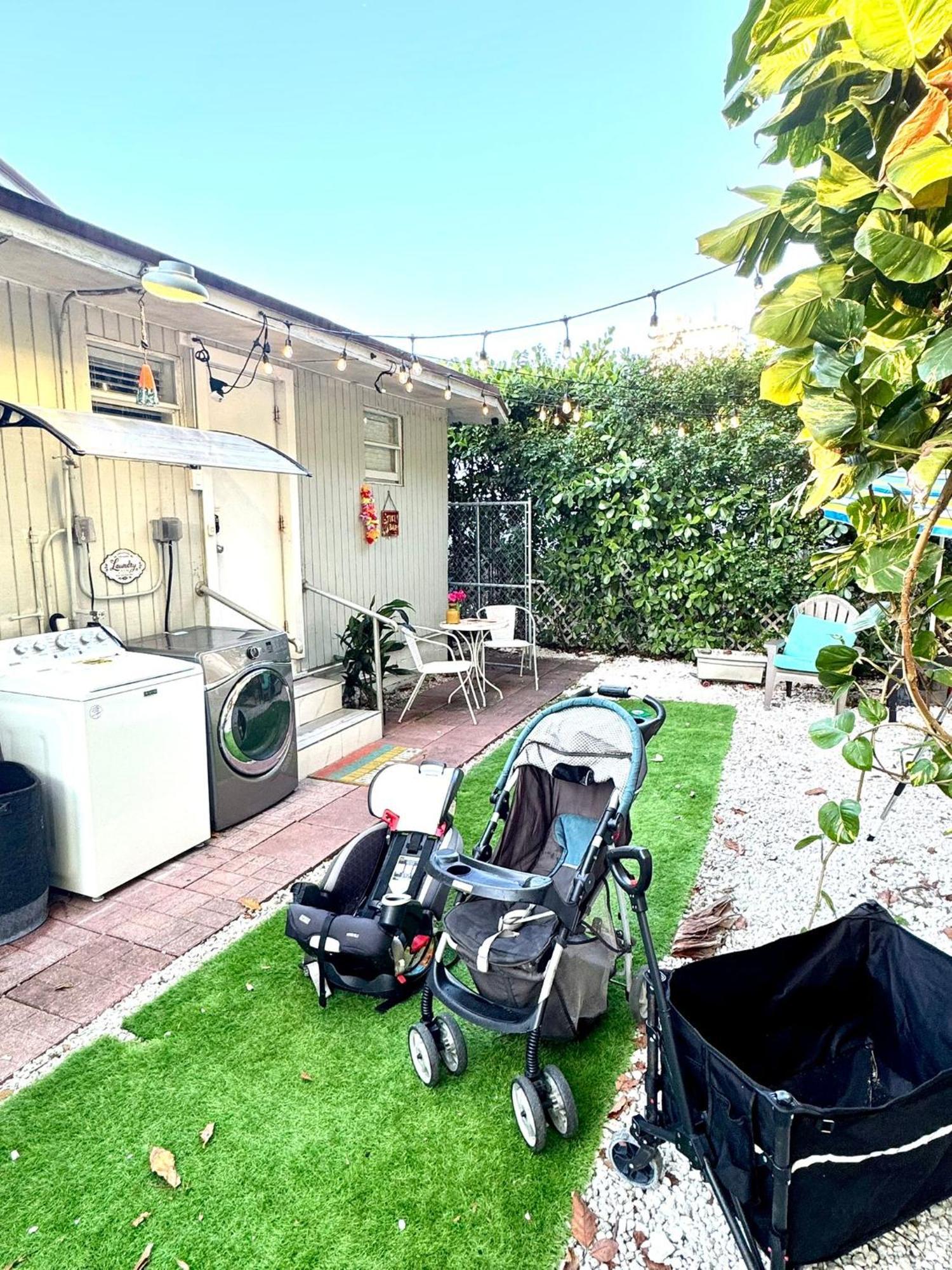 Deluxe In Location In A 2 Bedrooms Unit - Parking, Laundry And Luggage Storage Guest house *